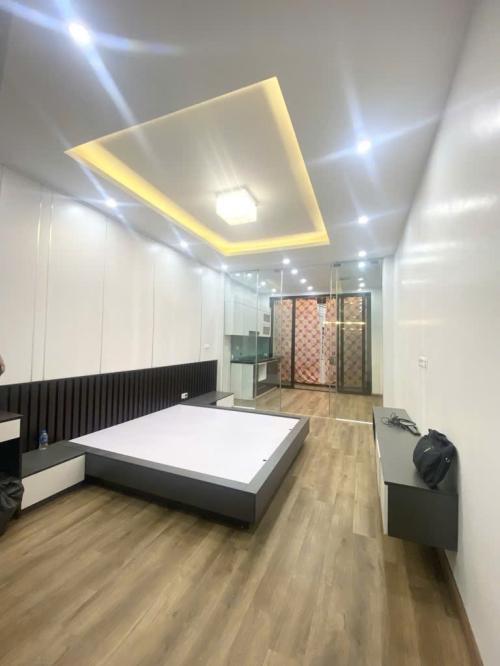 Nhà trung tâm Quận 10 5x11 nở hậu, 4PN sang trọng nội thất cao cấp 6.x tỷ